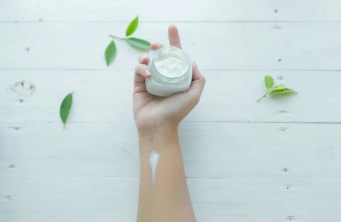 Removing waterproof mascara