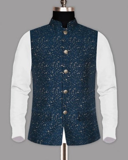 Styling tips for a white shirt Covering tips for a white shirt