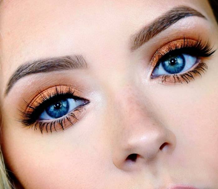 Filling Eyebrows with Pencil