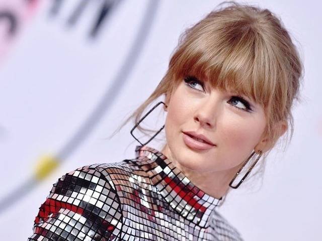 Cosmetics Taylor's Attraction Secrets