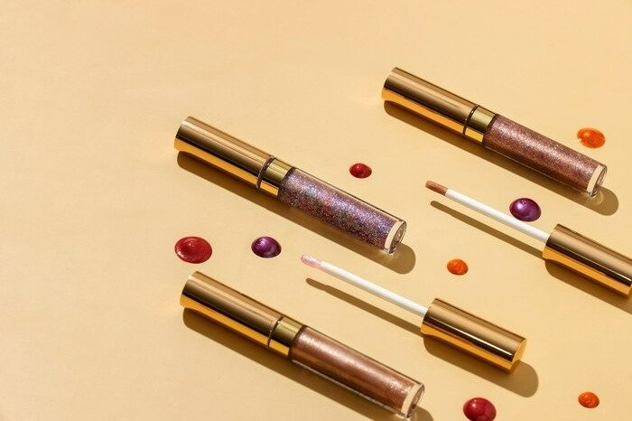 What is the Difference Between Lip Gloss and Lip Tint? Lip Tint