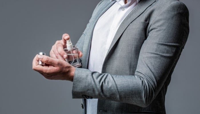 Best Body Parts for Applying Perfume Fragrance Suitable for Your Personality