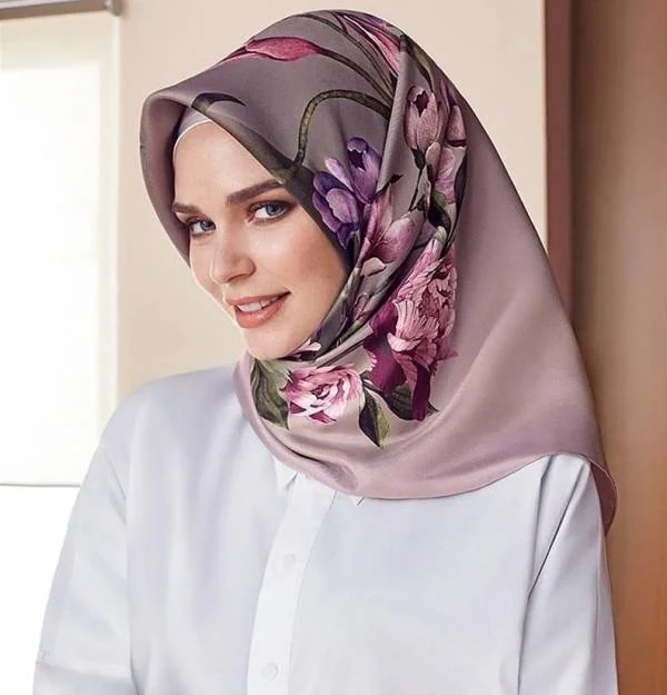 Scarves or Shawls for Long Faces Scarves for Triangular Faces