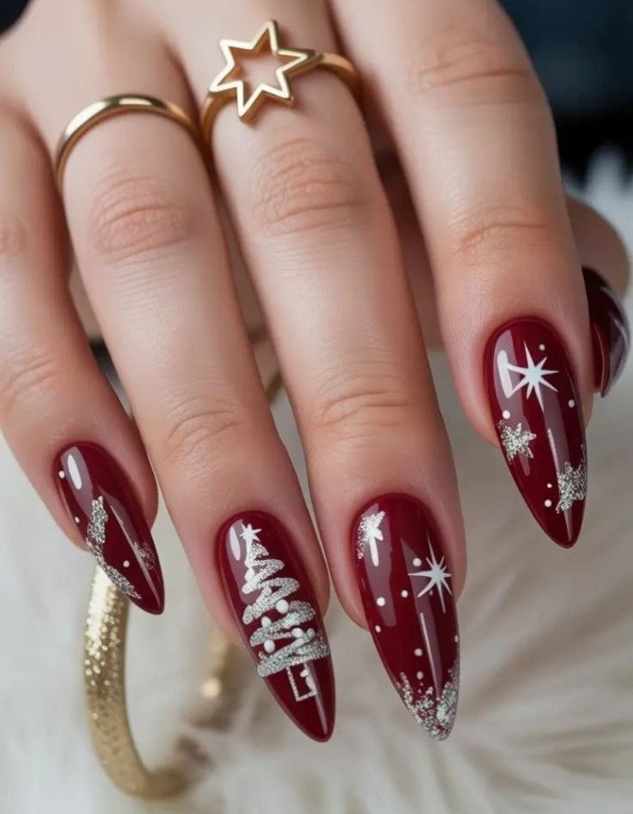 Chic Short Girl's Nail Models with Light Colors + 20 Glitter Nail Ideas