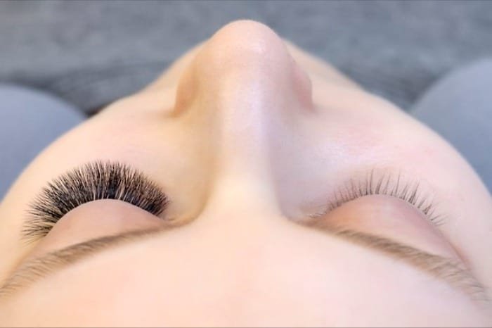 Volume Eyelash Application