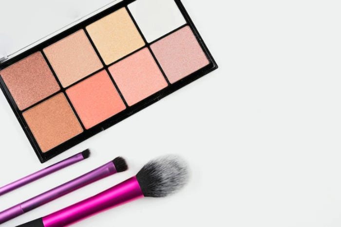 How to use highlighter Choosing highlighter shades