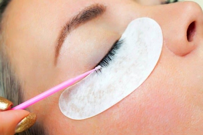 Side Effects of Permanent Eyelash Extensions Risks of Eyelash Extensions