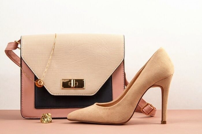 🥎 Big Discounts 🥎 at the end-of-season sale at Khanomi! (Up to 70% off) Features of a Well-Dressed Woman