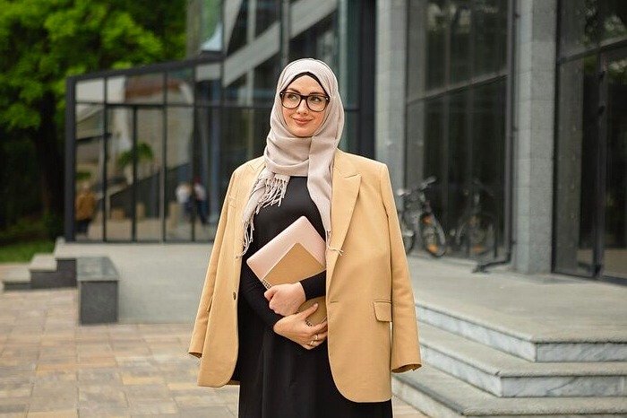 Suitable coats for short women Women's style