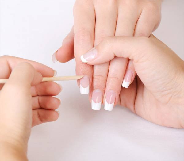 Method to Detach Nail Extensions Peeling Off Nail Extensions at Home
