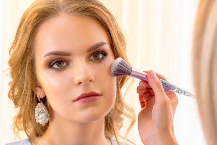 Contour and highlight face tutorial Contour method for the face