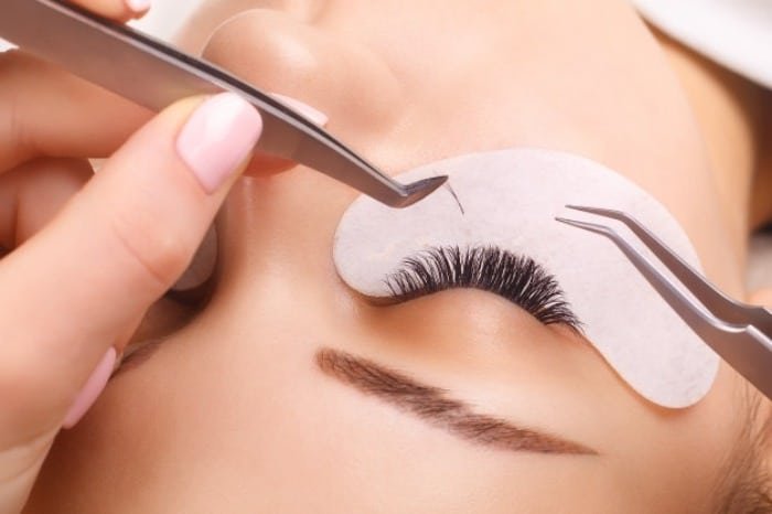 Risks of Eyelash Extensions
