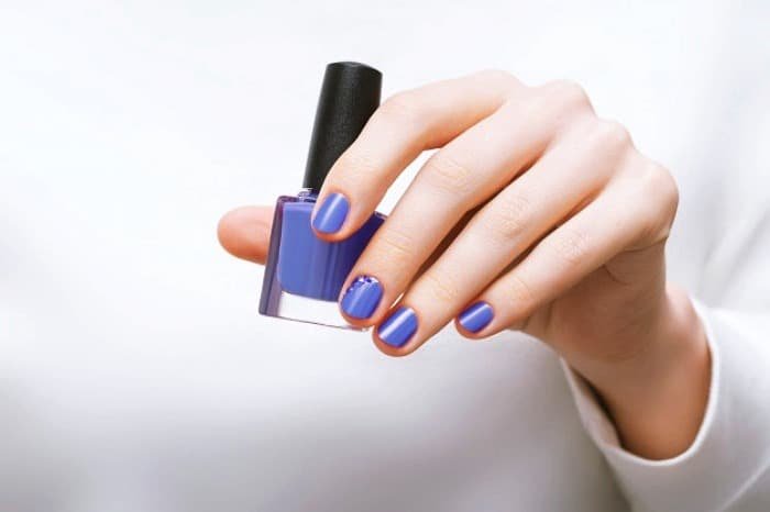 How to Choose Nail Polish Color
