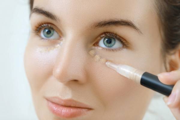 How to Use Concealer
