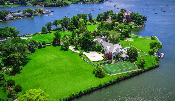 Trump's Private Peninsula