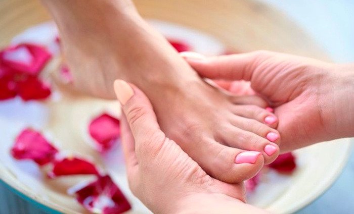 How to make your pedicure last longer? Longevity of pedicure