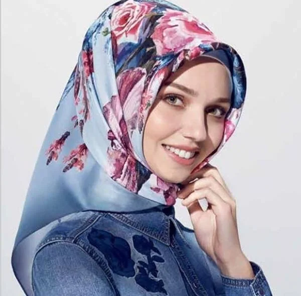 Scarves or Shawls for Round Faces How to Wear Scarves and Shawls