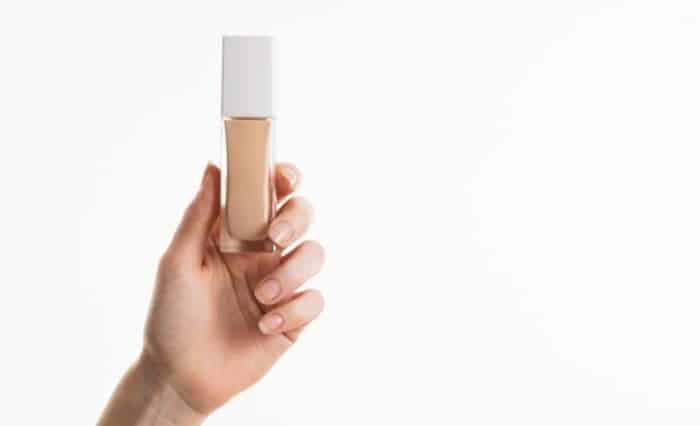 Reasons for Foundation Caking on the Face Foundation