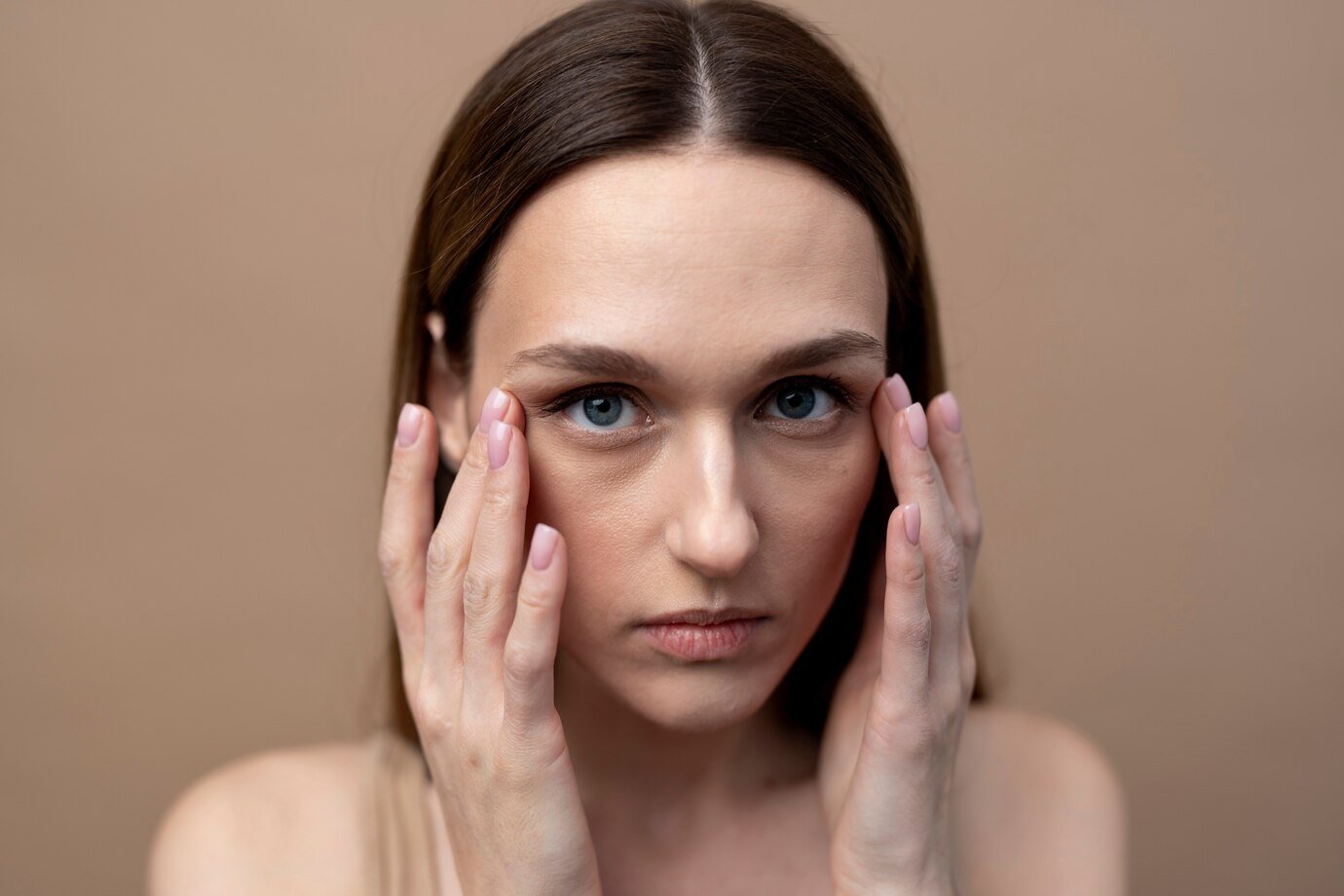 Eye Care Tips: Illustration showing the effectiveness of eye creams on dark circles.