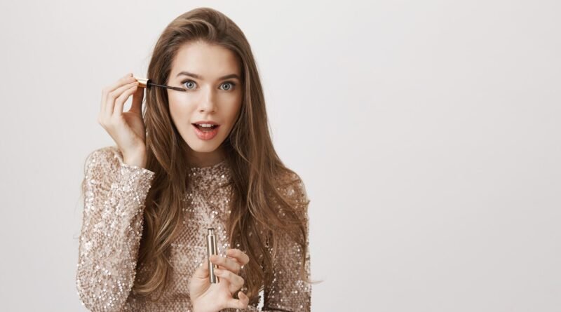 Trending Holiday Makeup